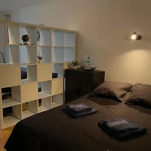 modern-apartment-in-berlin-with-garden-near-sea.find-berlin-hotels.com/
